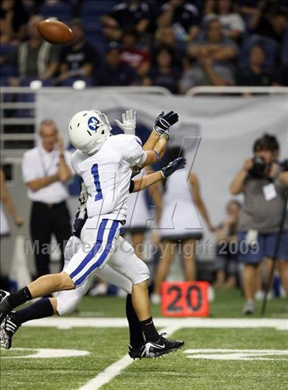 Thumbnail 3 in Midlothian vs. Boerne (Texas Football Classic) photogallery.