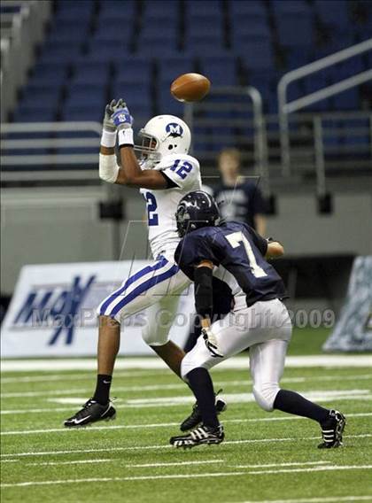 Thumbnail 2 in Midlothian vs. Boerne (Texas Football Classic) photogallery.