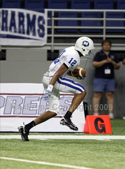 Thumbnail 3 in Midlothian vs. Boerne (Texas Football Classic) photogallery.