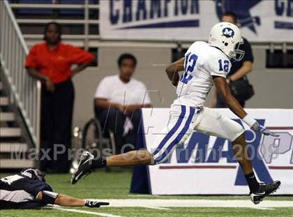 Thumbnail 1 in Midlothian vs. Boerne (Texas Football Classic) photogallery.