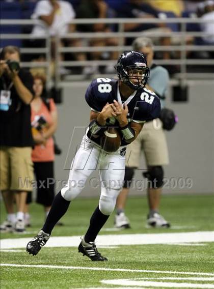 Thumbnail 3 in Midlothian vs. Boerne (Texas Football Classic) photogallery.