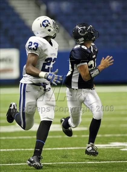Thumbnail 3 in Midlothian vs. Boerne (Texas Football Classic) photogallery.