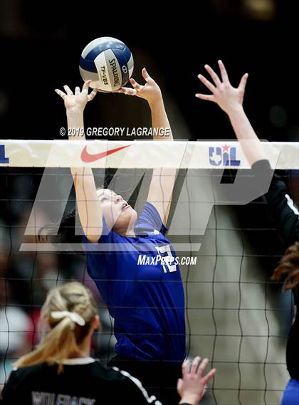 Thumbnail 2 in Plano West vs Byron Nelson (UIL 6A Final) photogallery.