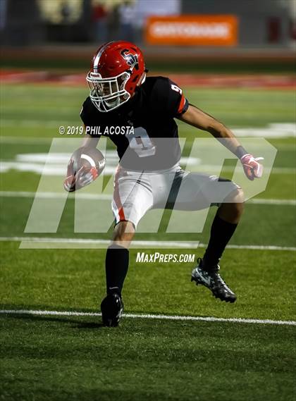 Thumbnail 1 in Sierra Vista vs Loara (CIF SS Round 2 Playoff) photogallery.