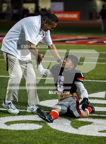 Thumbnail 2 in Sierra Vista vs Loara (CIF SS Round 2 Playoff) photogallery.