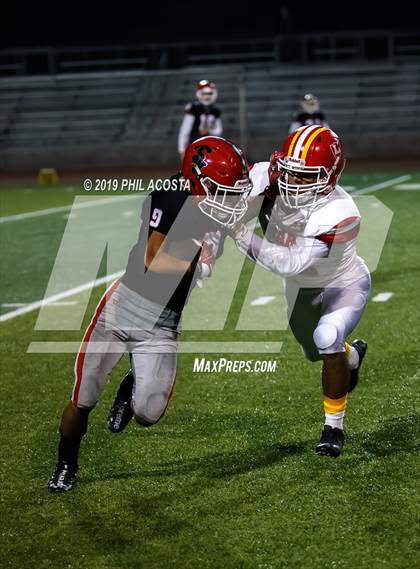 Thumbnail 1 in Sierra Vista vs Loara (CIF SS Round 2 Playoff) photogallery.