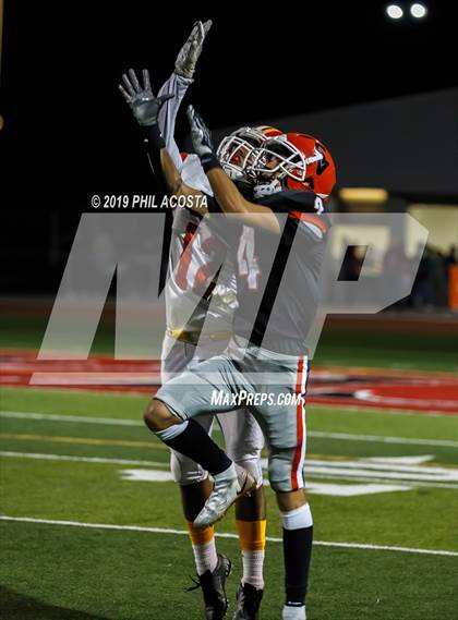 Thumbnail 1 in Sierra Vista vs Loara (CIF SS Round 2 Playoff) photogallery.