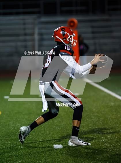 Thumbnail 3 in Sierra Vista vs Loara (CIF SS Round 2 Playoff) photogallery.