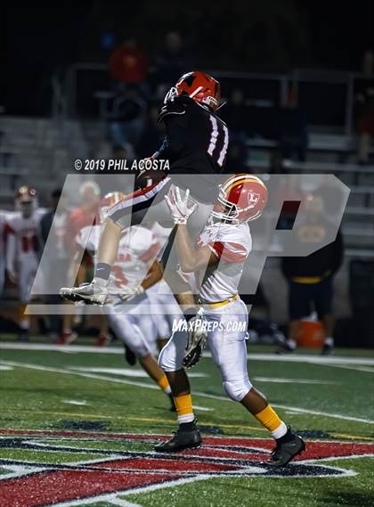 Thumbnail 3 in Sierra Vista vs Loara (CIF SS Round 2 Playoff) photogallery.