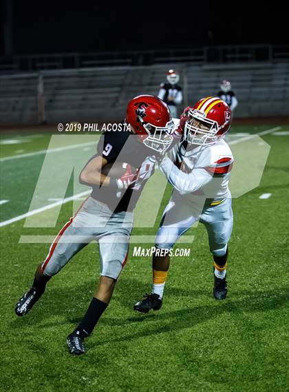Thumbnail 3 in Sierra Vista vs Loara (CIF SS Round 2 Playoff) photogallery.