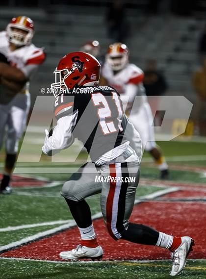 Thumbnail 1 in Sierra Vista vs Loara (CIF SS Round 2 Playoff) photogallery.