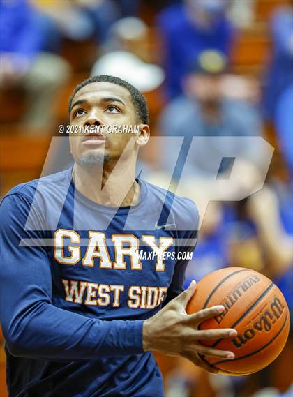 Thumbnail 3 in Gary West Side vs Carmel (IHSAA 4A Final) photogallery.