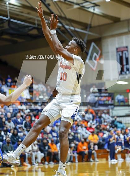 Thumbnail 2 in Gary West Side vs Carmel (IHSAA 4A Final) photogallery.
