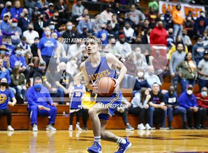 Thumbnail 2 in Gary West Side vs Carmel (IHSAA 4A Final) photogallery.