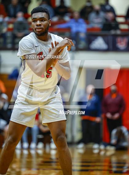Thumbnail 3 in Gary West Side vs Carmel (IHSAA 4A Final) photogallery.