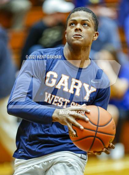 Thumbnail 1 in Gary West Side vs Carmel (IHSAA 4A Final) photogallery.