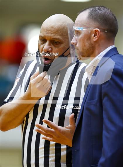 Thumbnail 2 in Gary West Side vs Carmel (IHSAA 4A Final) photogallery.