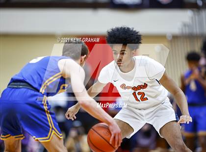 Thumbnail 2 in Gary West Side vs Carmel (IHSAA 4A Final) photogallery.