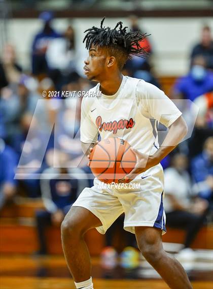 Thumbnail 1 in Gary West Side vs Carmel (IHSAA 4A Final) photogallery.