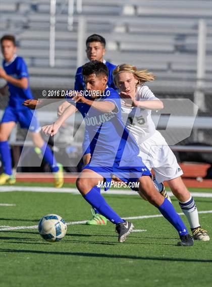 Thumbnail 2 in Chandler vs. Desert Vista ( Coyote Classic Tournament ) photogallery.