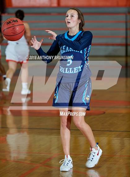 Thumbnail 1 in Roseville vs. Pleasant Valley (Roseville Elite Showcase) photogallery.