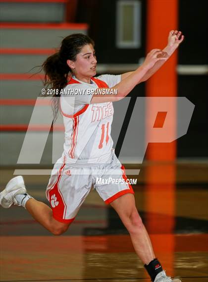 Thumbnail 3 in Roseville vs. Pleasant Valley (Roseville Elite Showcase) photogallery.