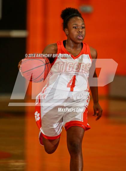 Thumbnail 2 in Roseville vs. Pleasant Valley (Roseville Elite Showcase) photogallery.