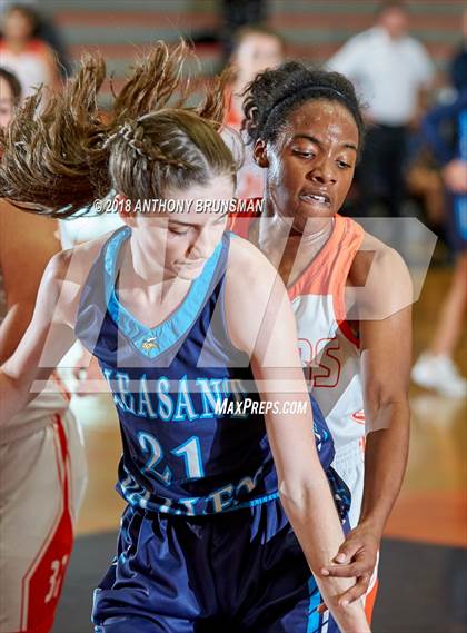Thumbnail 2 in Roseville vs. Pleasant Valley (Roseville Elite Showcase) photogallery.