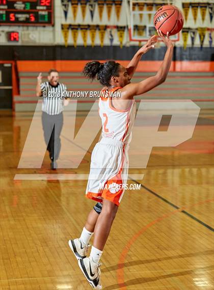 Thumbnail 2 in Roseville vs. Pleasant Valley (Roseville Elite Showcase) photogallery.