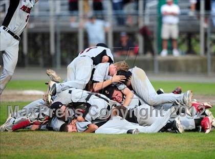 Thumbnail 2 in Cromwell vs. Derby (CIAC Class S Final) photogallery.