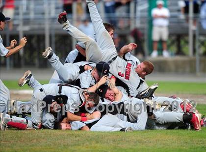 Thumbnail 2 in Cromwell vs. Derby (CIAC Class S Final) photogallery.