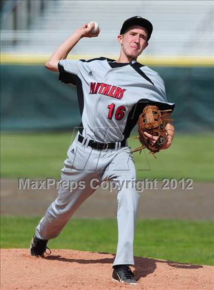 Thumbnail 2 in Cromwell vs. Derby (CIAC Class S Final) photogallery.