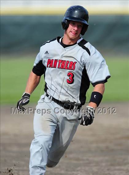 Thumbnail 2 in Cromwell vs. Derby (CIAC Class S Final) photogallery.