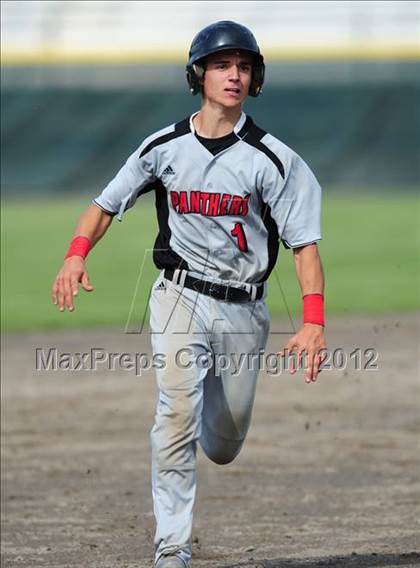 Thumbnail 3 in Cromwell vs. Derby (CIAC Class S Final) photogallery.