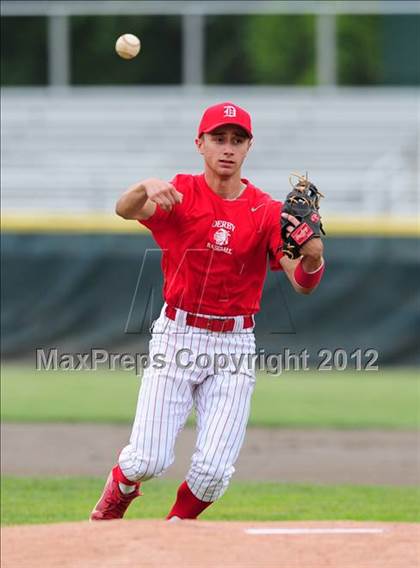 Thumbnail 3 in Cromwell vs. Derby (CIAC Class S Final) photogallery.