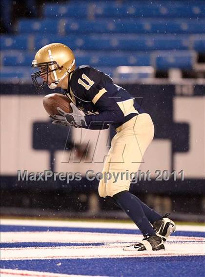 Thumbnail 2 in St. Joseph's Collegiate Institute vs. Canisius (MMAA Semifinal) photogallery.
