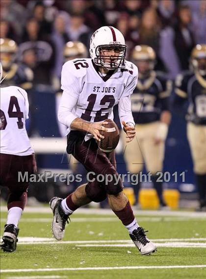 Thumbnail 3 in St. Joseph's Collegiate Institute vs. Canisius (MMAA Semifinal) photogallery.