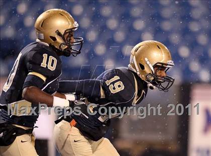 Thumbnail 1 in St. Joseph's Collegiate Institute vs. Canisius (MMAA Semifinal) photogallery.