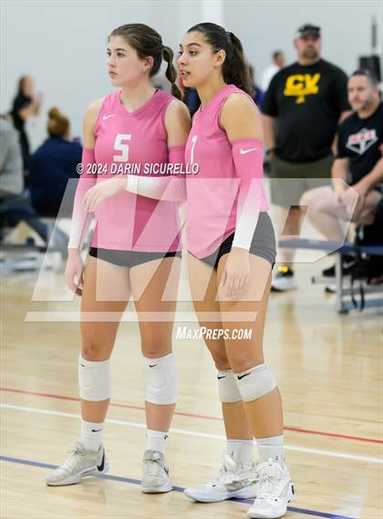 Thumbnail 2 in Bishop O'Dowd vs. Crescent Valley (Nike TOC Southwest) photogallery.