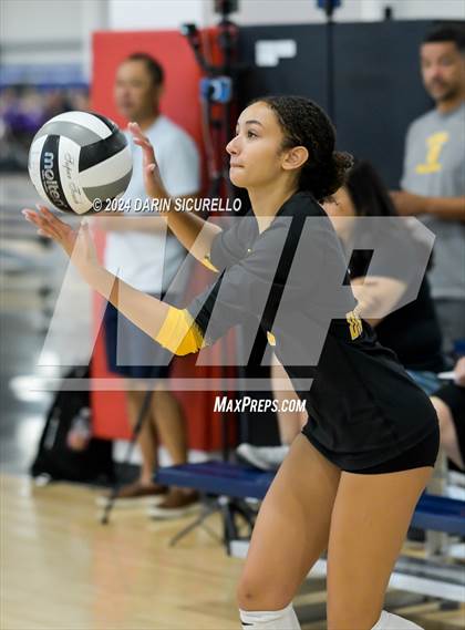 Thumbnail 2 in Bishop O'Dowd vs. Crescent Valley (Nike TOC Southwest) photogallery.