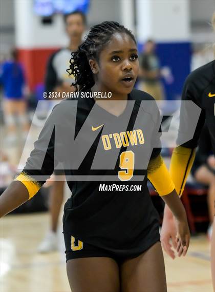Thumbnail 2 in Bishop O'Dowd vs. Crescent Valley (Nike TOC Southwest) photogallery.