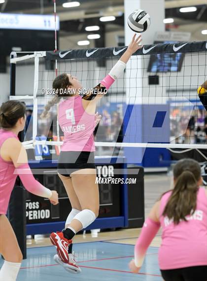 Thumbnail 1 in Bishop O'Dowd vs. Crescent Valley (Nike TOC Southwest) photogallery.