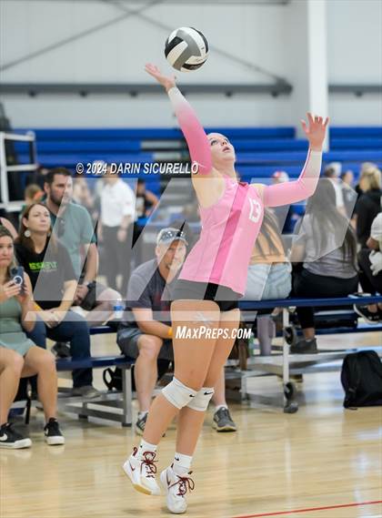 Thumbnail 1 in Bishop O'Dowd vs. Crescent Valley (Nike TOC Southwest) photogallery.