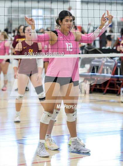 Thumbnail 3 in Bishop O'Dowd vs. Crescent Valley (Nike TOC Southwest) photogallery.