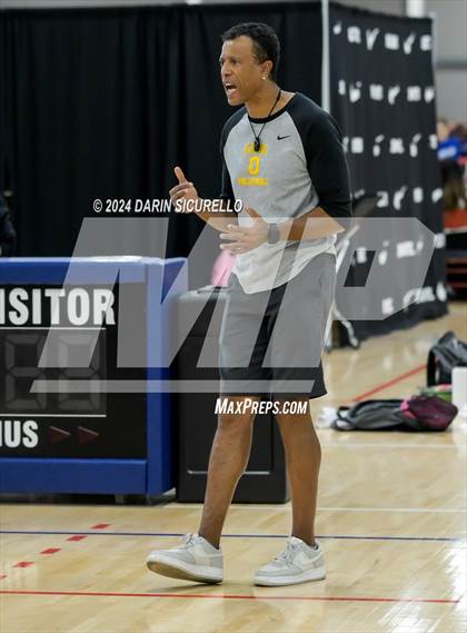 Thumbnail 2 in Bishop O'Dowd vs. Crescent Valley (Nike TOC Southwest) photogallery.