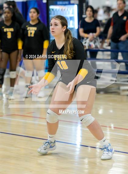 Thumbnail 1 in Bishop O'Dowd vs. Crescent Valley (Nike TOC Southwest) photogallery.