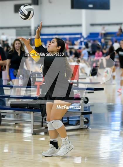 Thumbnail 2 in Bishop O'Dowd vs. Crescent Valley (Nike TOC Southwest) photogallery.