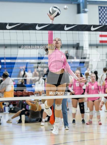 Thumbnail 1 in Bishop O'Dowd vs. Crescent Valley (Nike TOC Southwest) photogallery.