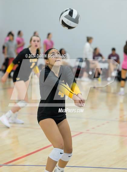 Thumbnail 2 in Bishop O'Dowd vs. Crescent Valley (Nike TOC Southwest) photogallery.