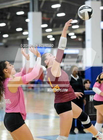 Thumbnail 3 in Bishop O'Dowd vs. Crescent Valley (Nike TOC Southwest) photogallery.
